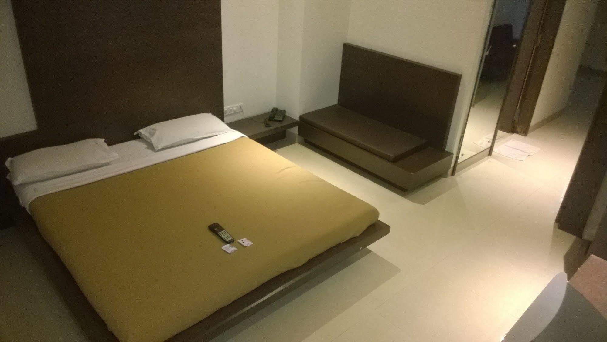 Silver Sands Beach Resort Daman Dış mekan fotoğraf