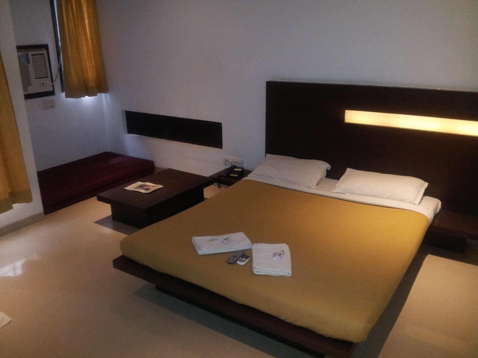 Silver Sands Beach Resort Daman Dış mekan fotoğraf