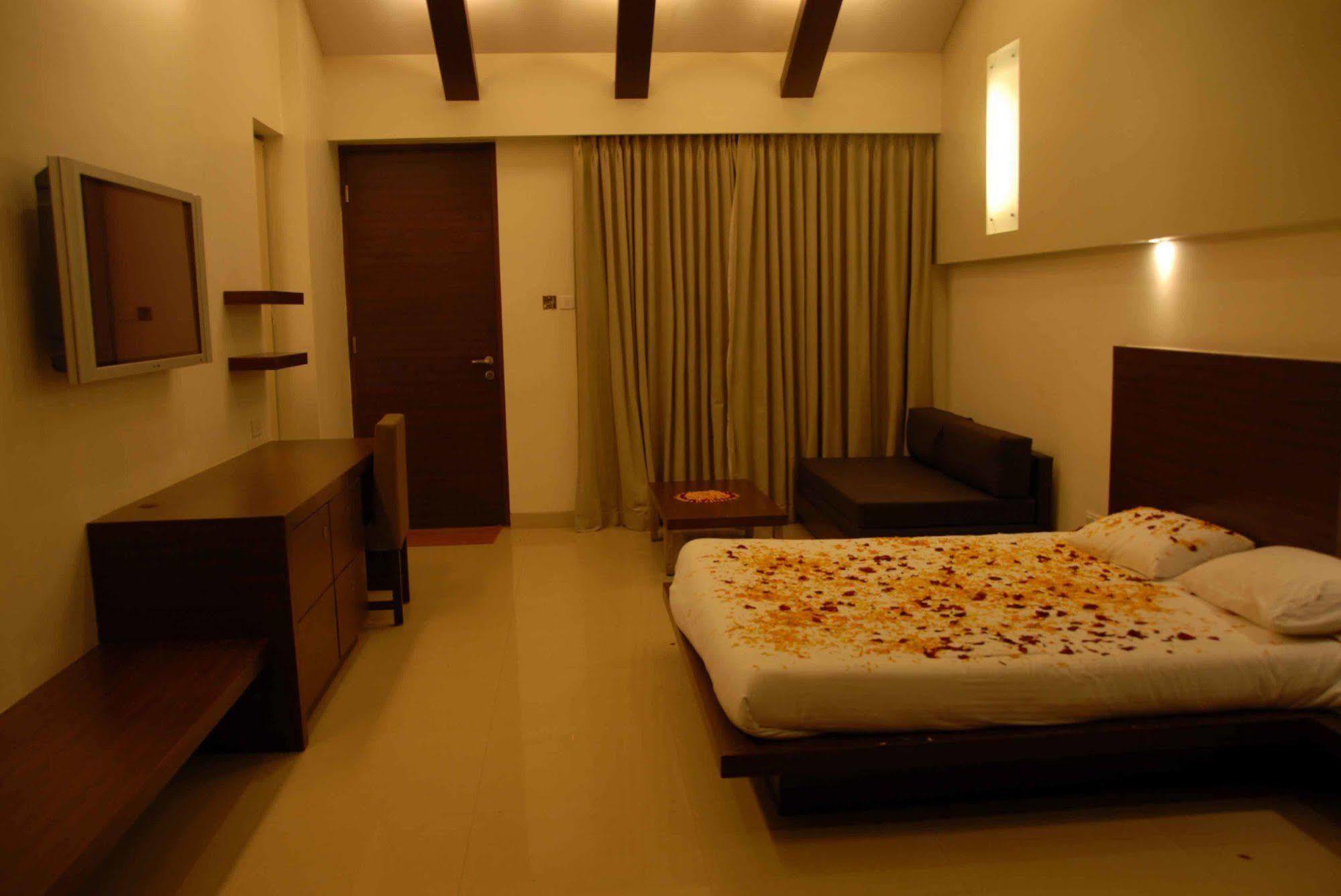 Silver Sands Beach Resort Daman Dış mekan fotoğraf