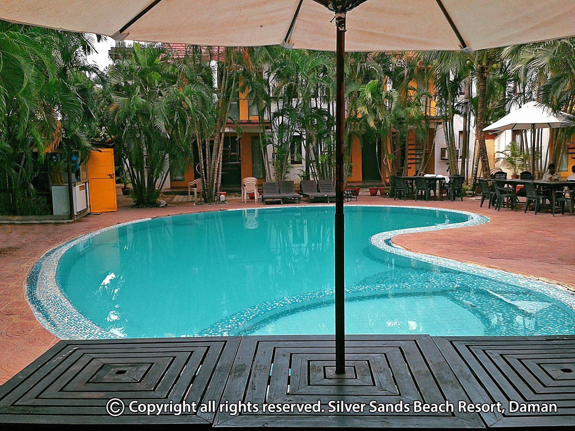 Silver Sands Beach Resort Daman Dış mekan fotoğraf